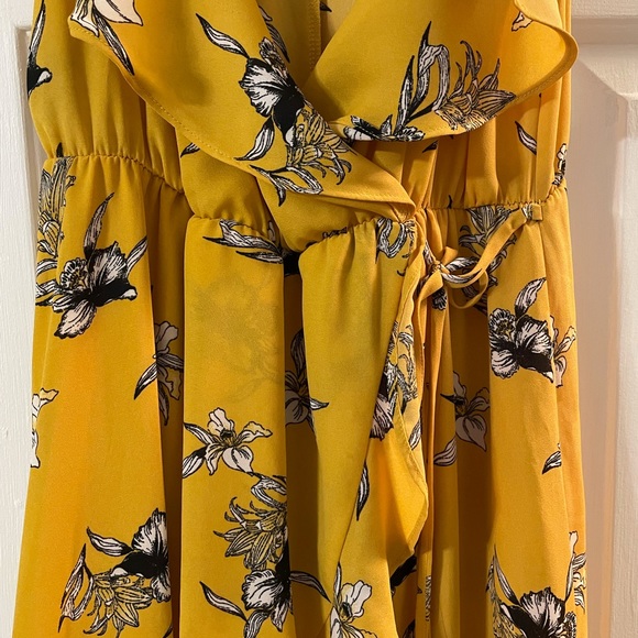 Yellow Floral High-low Wrap Dress - Size L - Picture 3 of 6